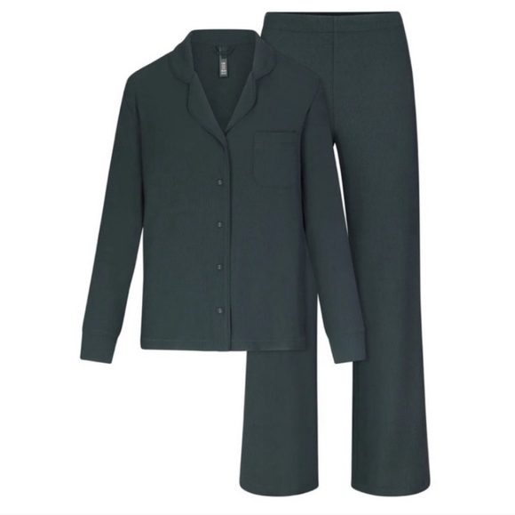 SKIMS Soft Lounge Sleep Set in SPRUCE GREEN Ribbed Size XSmall - Picture 3 of 14